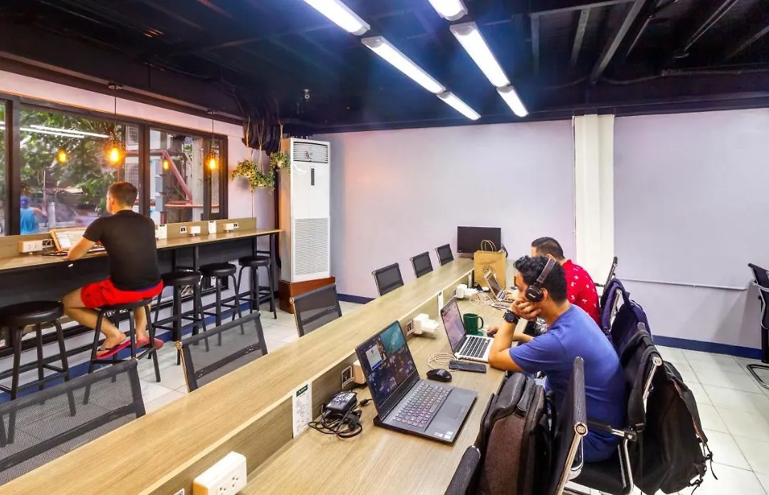 Nomad'S Hub - Best Value Co-Living Hostel-1